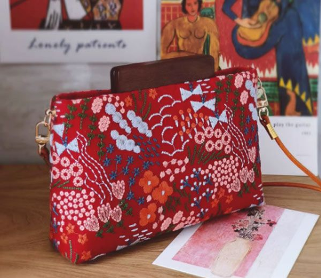 Garden Embroidery - Handy Bag - Red Version