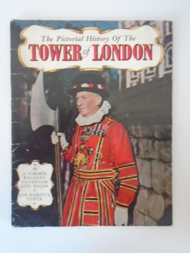 Pictorial Story of the Tower of London" - vintage booklet 1950s