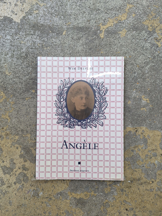 Angèle Wim Delvoye, 1996