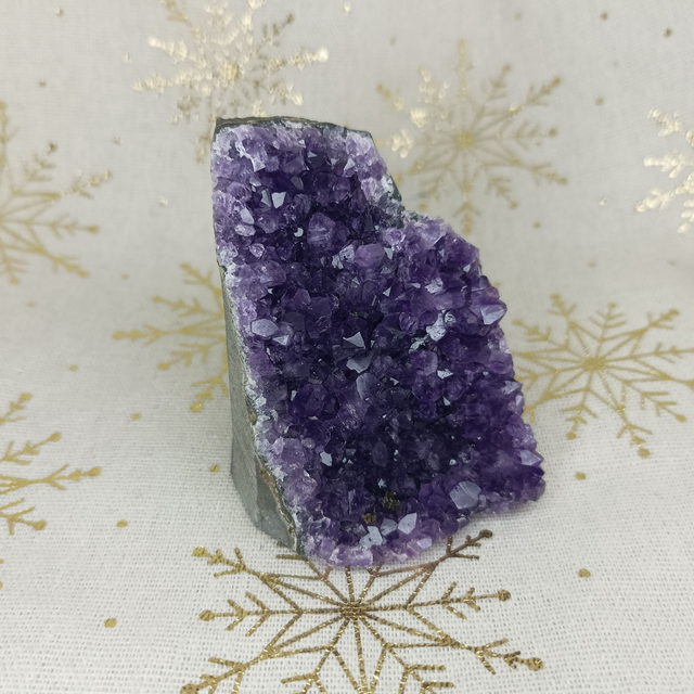 Améthyste Violette / Géode / Bord Brut / Grade AA+ / Uruguay / 220 gr