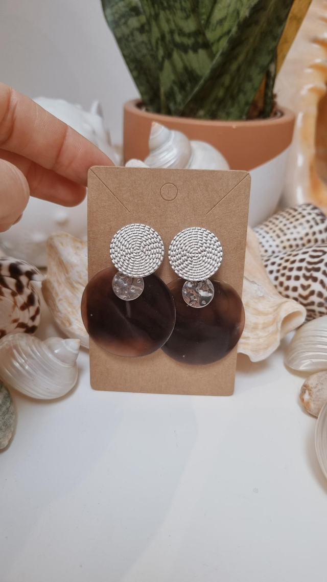 Boucles d'oreilles nacre marron