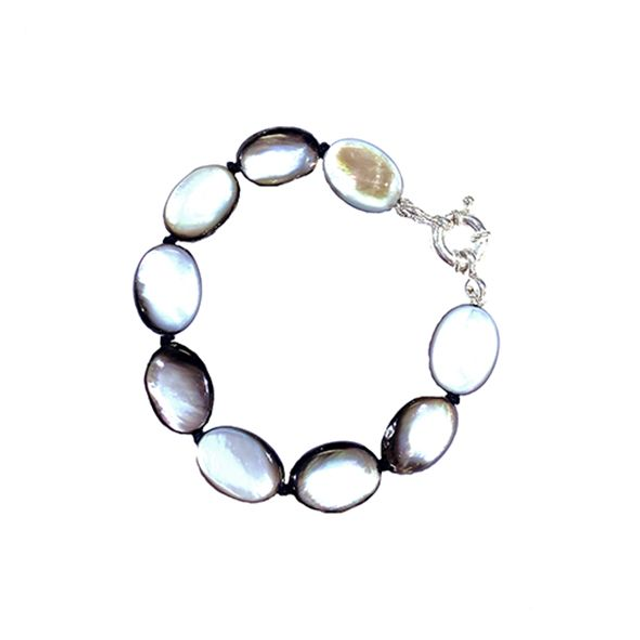 Bracciale in madreperla grigia 