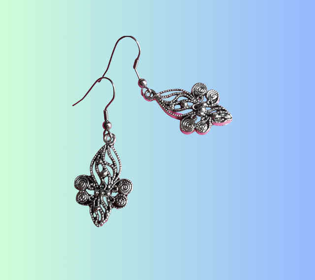 A Boucles d'Oreille Fleur Celte