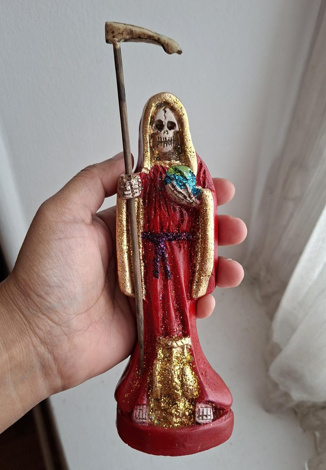 Statuette Santa Muerte rouge 15cm