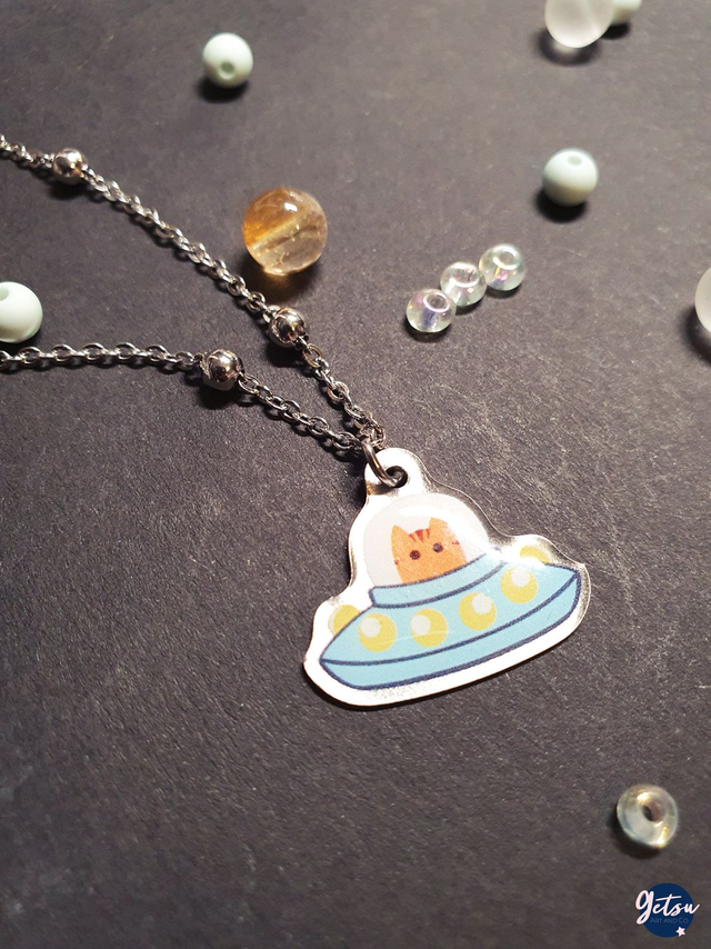 Collier chat de l&#039;espace