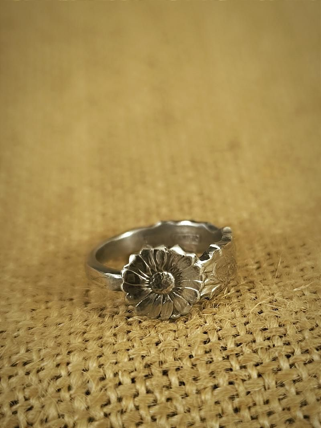 Bague tournesol en metal argenté 

