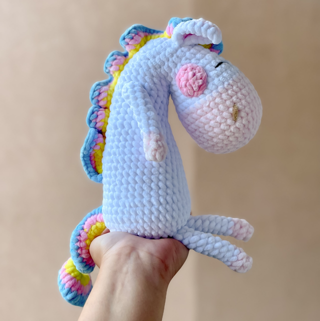 Poney - crinière bleue