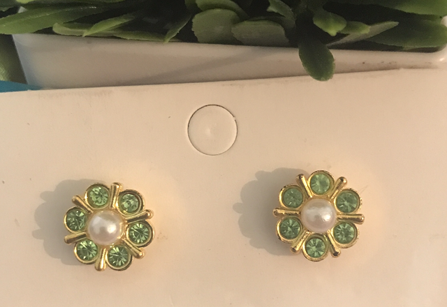 Green Pearl Stone Stud Earrings - STU104