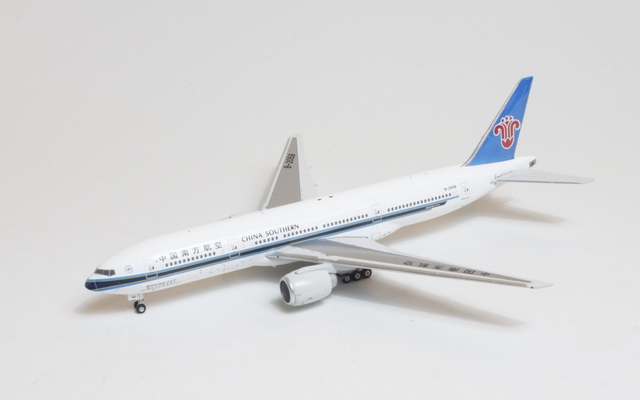 Boeing 777-200ER China Southern B-2058