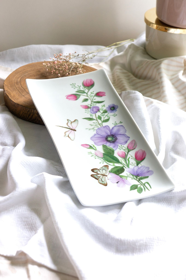 Plat à cake rectangulaire en porcelaine décoré à la main, plat à gâteaux motif floral papillon , idée cadeau unique