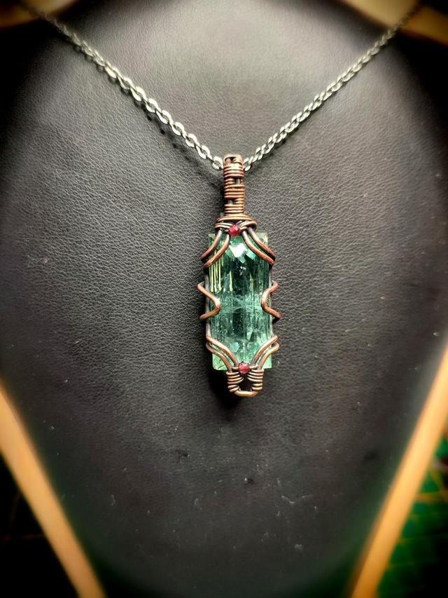 L’Éclat des Profondeurs : Aigue-Marine de 22,48 Carats