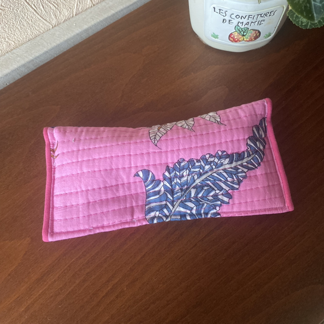 Étui à lunettes rose