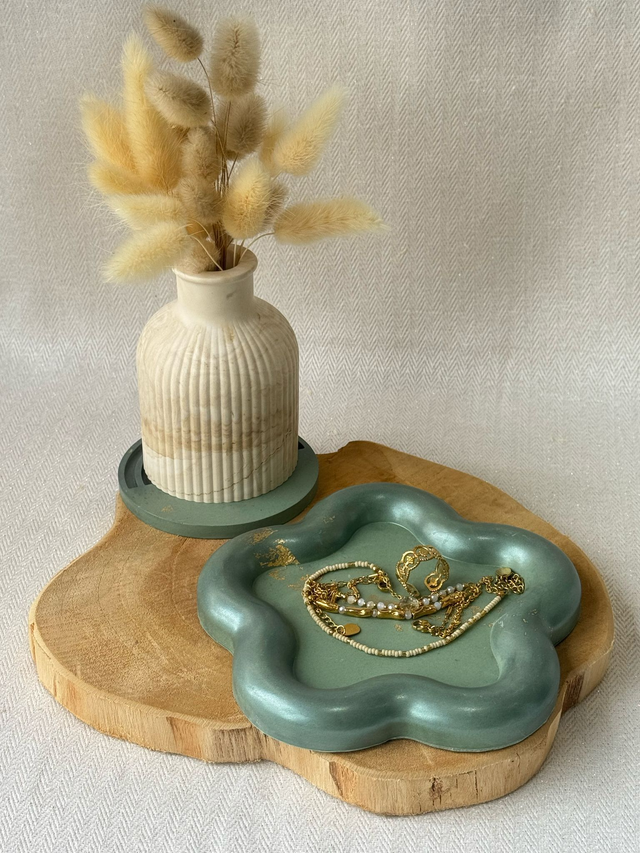 Duo de plateaux verts – Éclats dorés