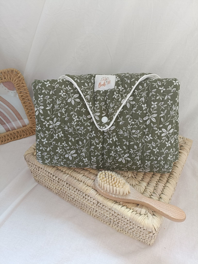 Tapis à langer nomade vert à fleurs