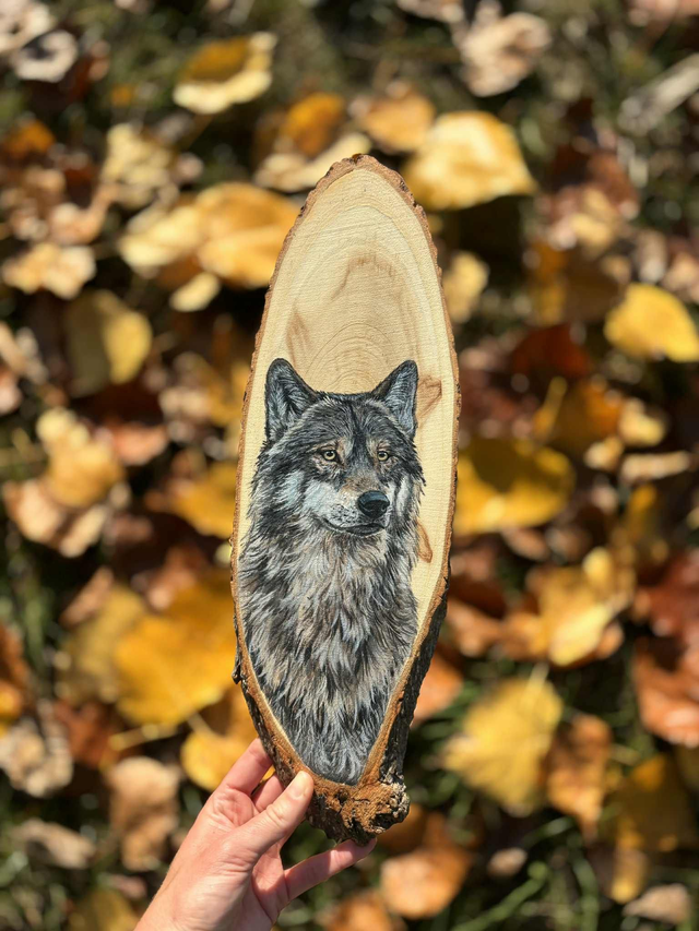 " L"insaisissable " - peinture sur bois ovale 40 cm