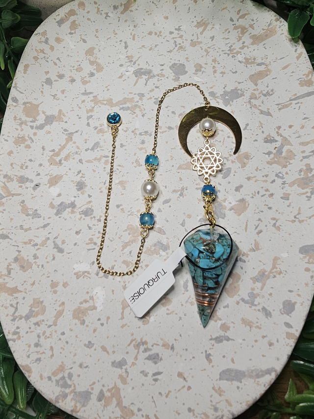 pendule de radiesthésie en pierre naturelle de turquoise