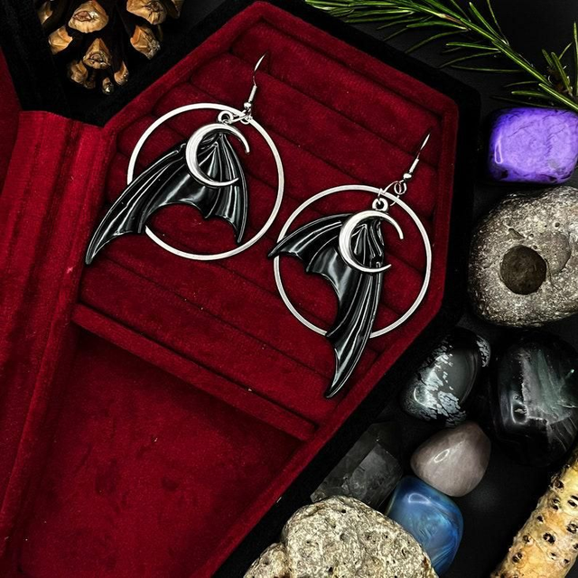 Nocturnis earrings 
