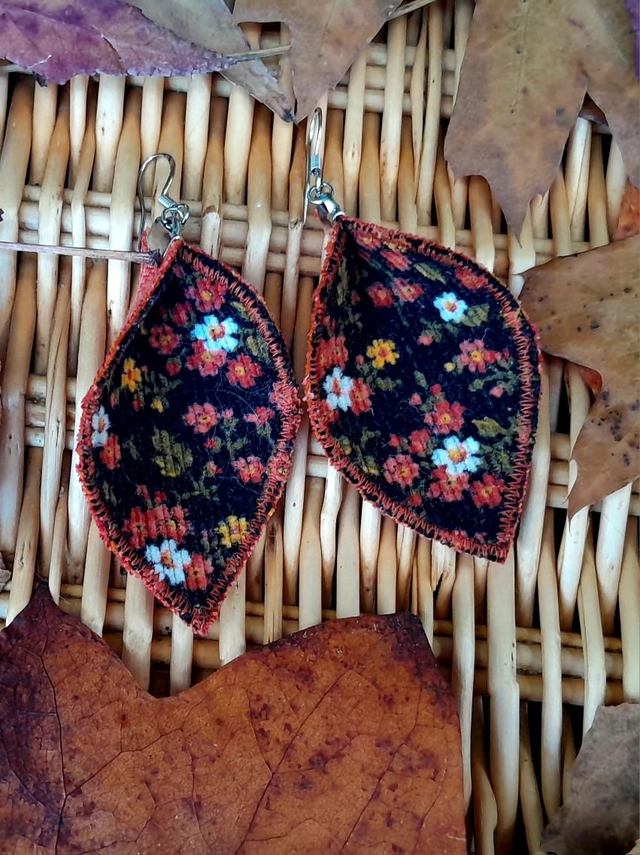 A-Boucles d'oreilles feuilles noires/orange