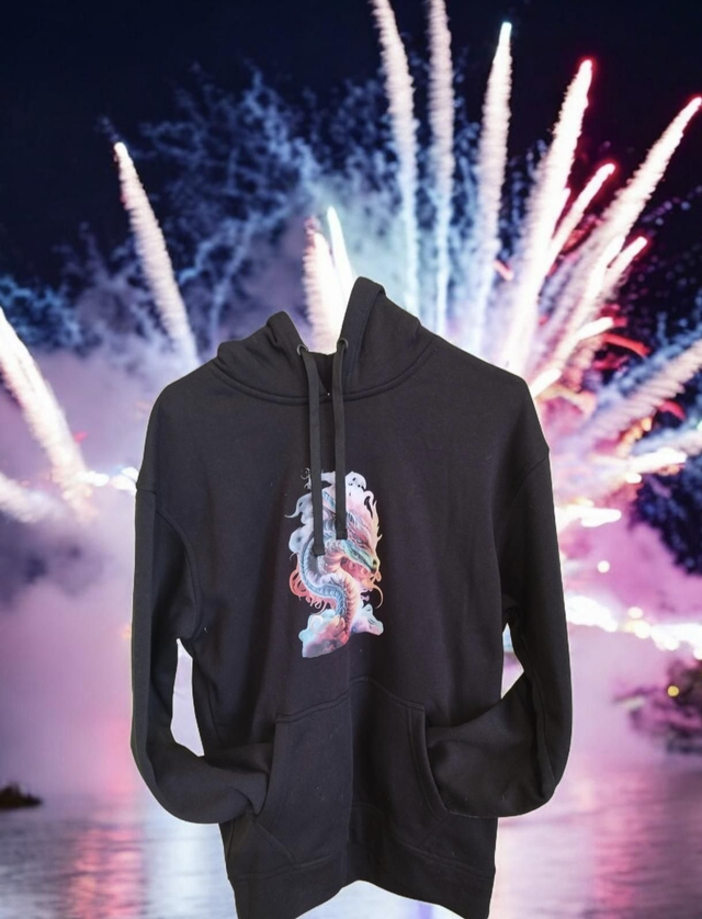 Sweat taille M noir dragon