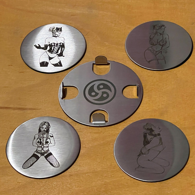 Set van RVS Onderzetters met kinky gravure