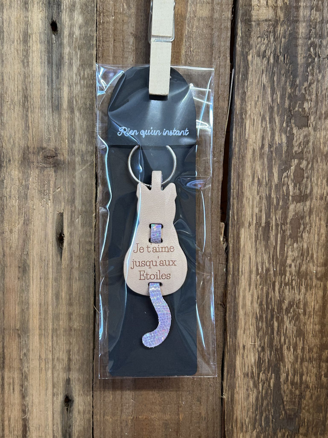 Porte-clés en cuir Silhouette de chat "Je t'aime jusqu'aux étoiles"