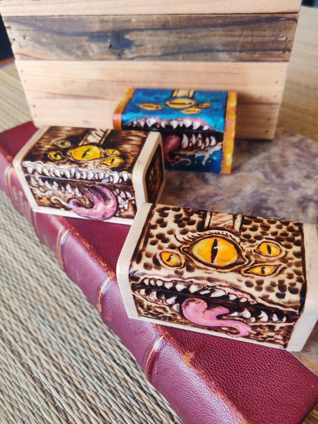 Boite Mimic écailleux pyrogravée