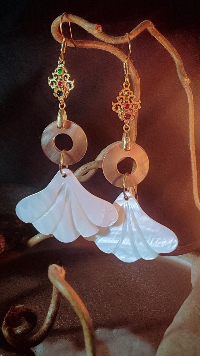 Boucles d'oreilles Ginkgo en nacre