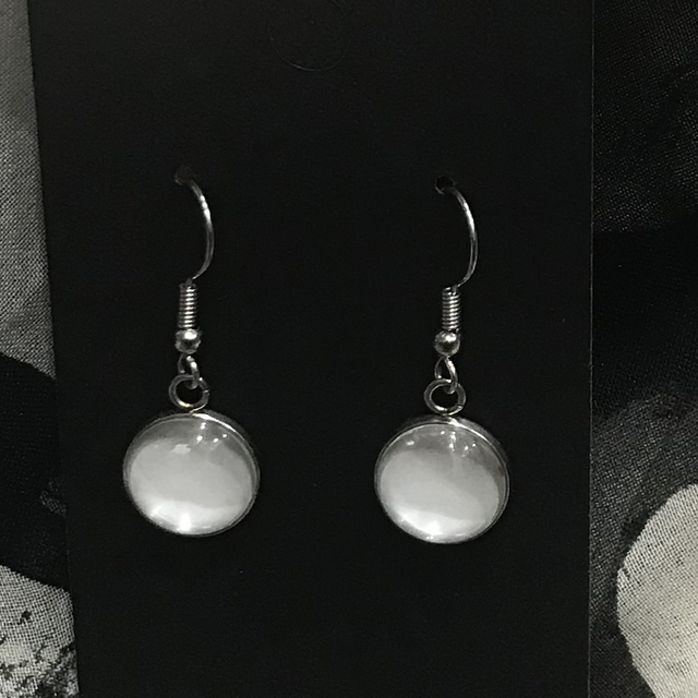 Silver/White Dangling Earrings - SWD01