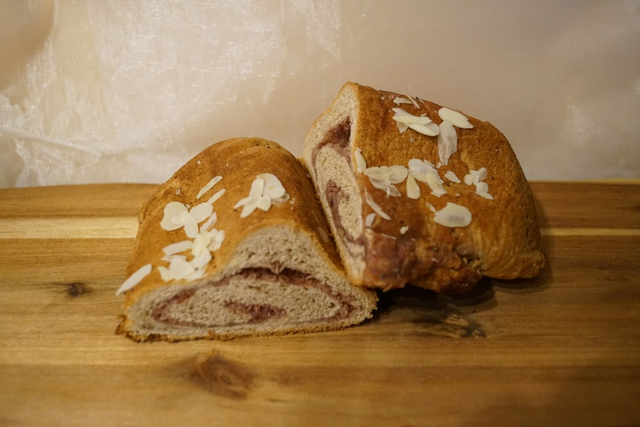 Kirsch-Marzipan-Stollen