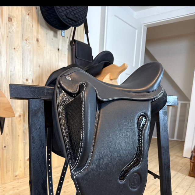 Sattel Sóldögg Design The White One Womanizer