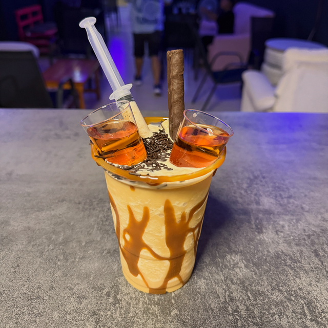 Cóctel granizado de ron  “ EL MALA COPA “