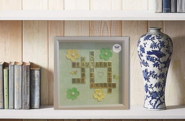 MD12B: Mothers Day Box Frame