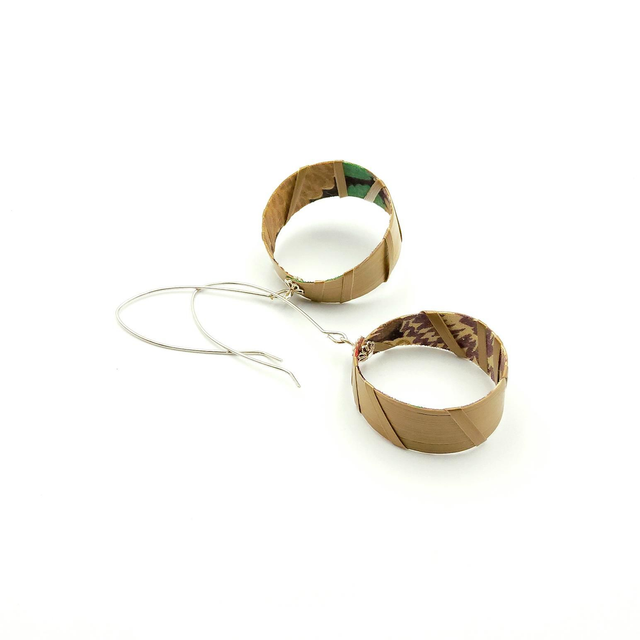 Boucles d&#039;oreilles créoles, paille de couleur bronze