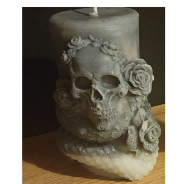 Bougie tête de mort et serpent parfumée Gris et Blanc