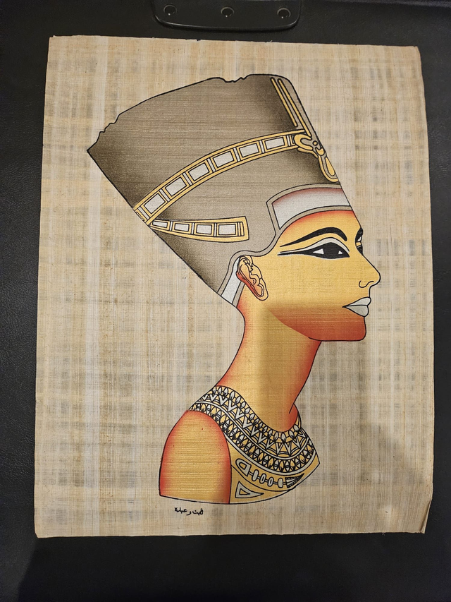 Queen Nefertiti Egyptian Papyrus Art – Ancient Egypt Royal Portrait Wall Decor – 23 × 33 cm