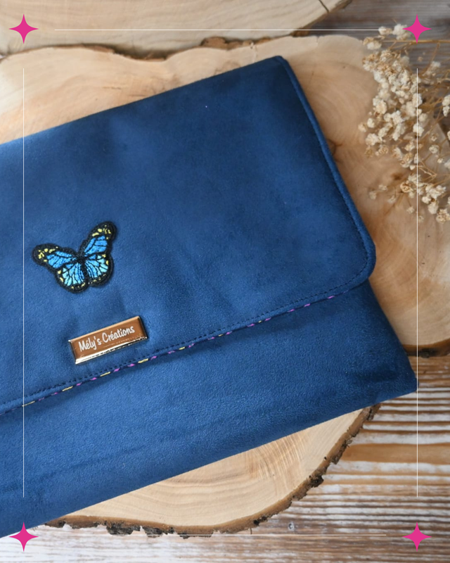✨ Pochette Papillon Bleu – Élégance, Magie & Liberté ✨