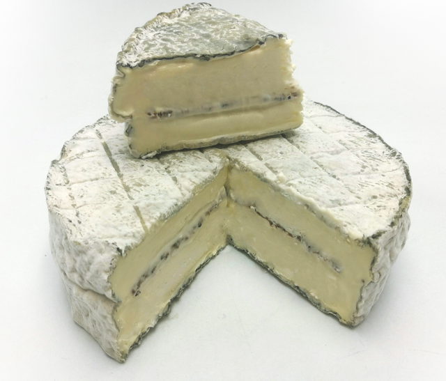 Tomme de chèvre cendrè à la truffe - un quart (+/- 240g)