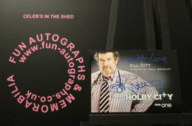Paul Bradley (Elliott) Authentic Autographed Holby City 6x4 Cast Card