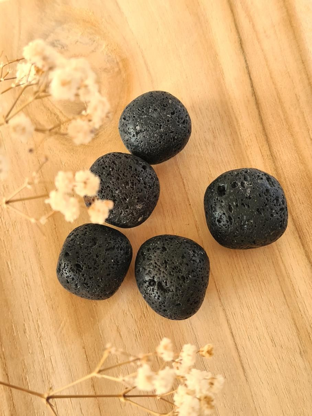 Pierre de lave - Force &amp; résilience