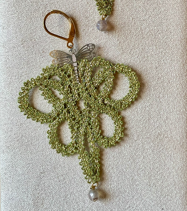 Boucles d'oreilles entrelacs libellule