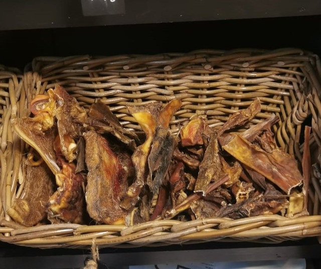 Apollo&#039;s Premium Rinderkopfhaut getrocknet