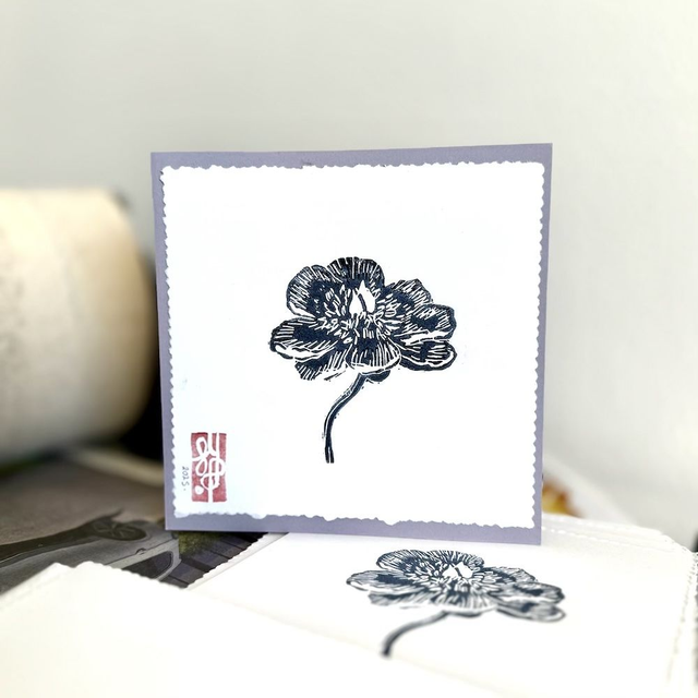 Carte postale Pivoine Bleu de Prusse - Linogravure