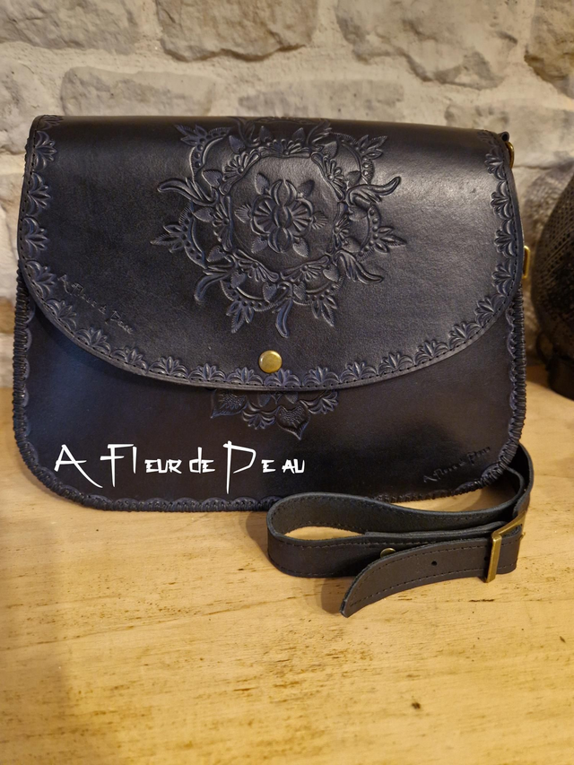 Sac en cuir motif mandala