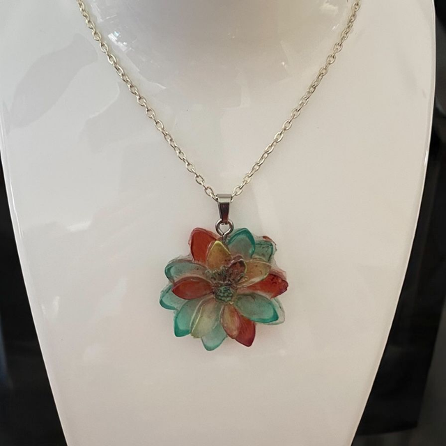 Collier fleur multicolore 