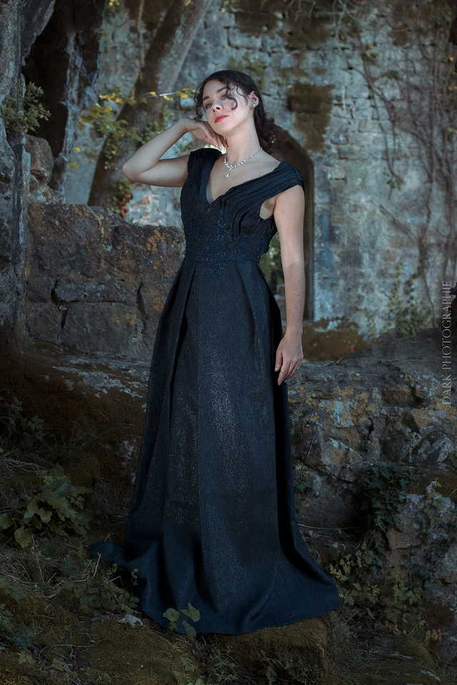 Robe de Soirée Longue Bleu Nuit à Paillettes – Prototype