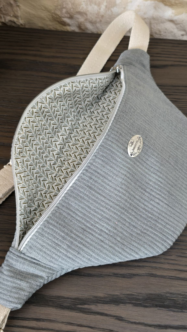 Grand sac banane en velours avec poche extérieure - vert d'eau