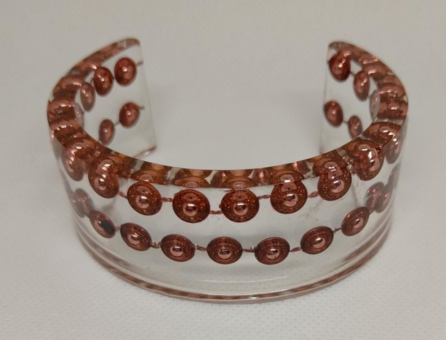 Bracelet avec inclusion de perles cuivrées 6,5cm