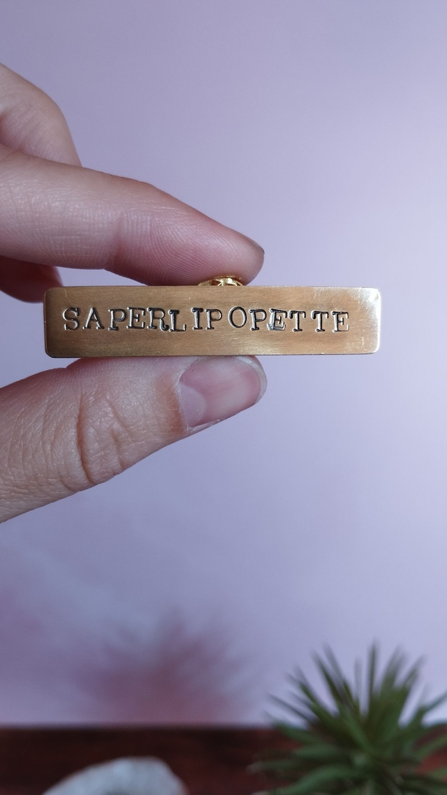 Pin&#039;s &quot;Saperlipopette&quot;