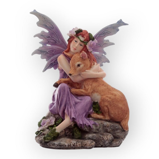 fée violette câlinant un faon