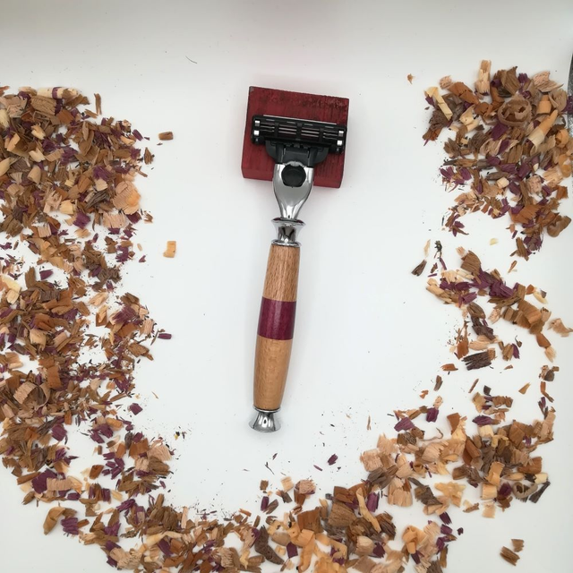 Rasoir à tête interchangeable, type Gillette Mach3 manche en bois d'hêtre et amarante